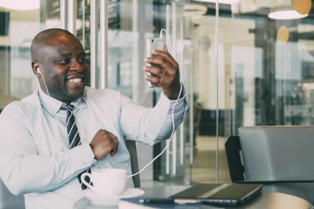 How to Use Video to Increase Engagement on Your Jamaican Business Website