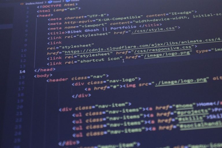 Page Builders vs Custom Code: How Much Control Do You Really Have Over Your Website?